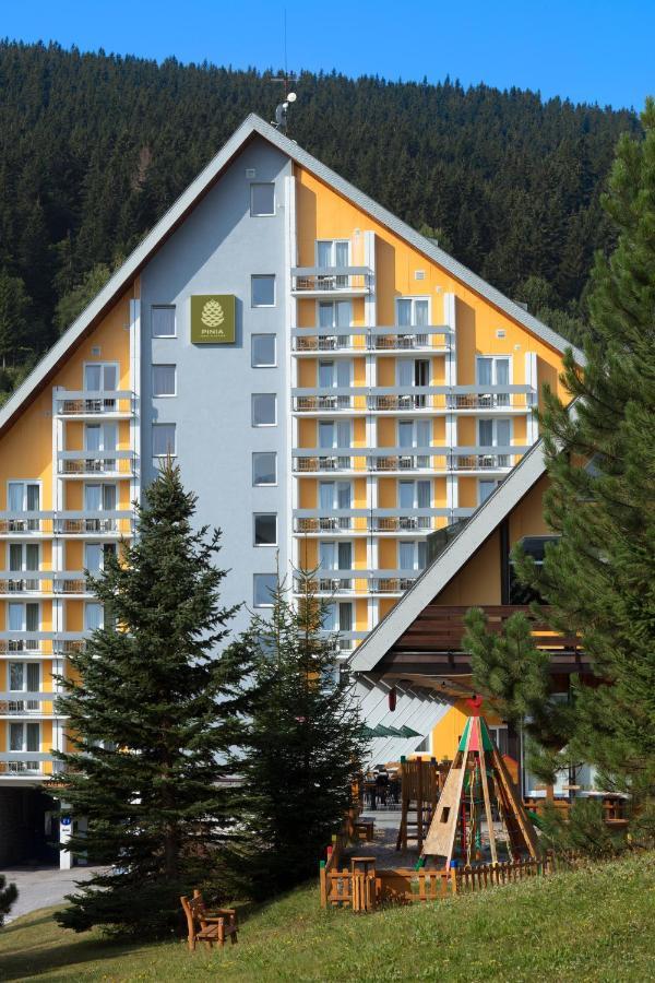 Pinia Hotel & Resort Špindlerŭv Mlýn Екстериор снимка