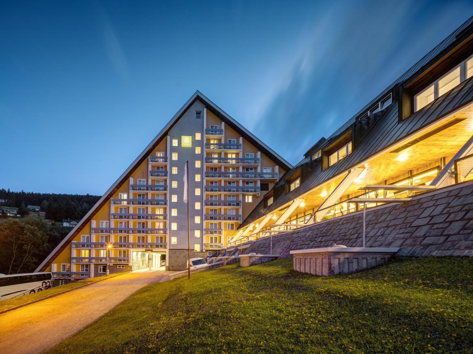 Pinia Hotel & Resort Špindlerŭv Mlýn Екстериор снимка