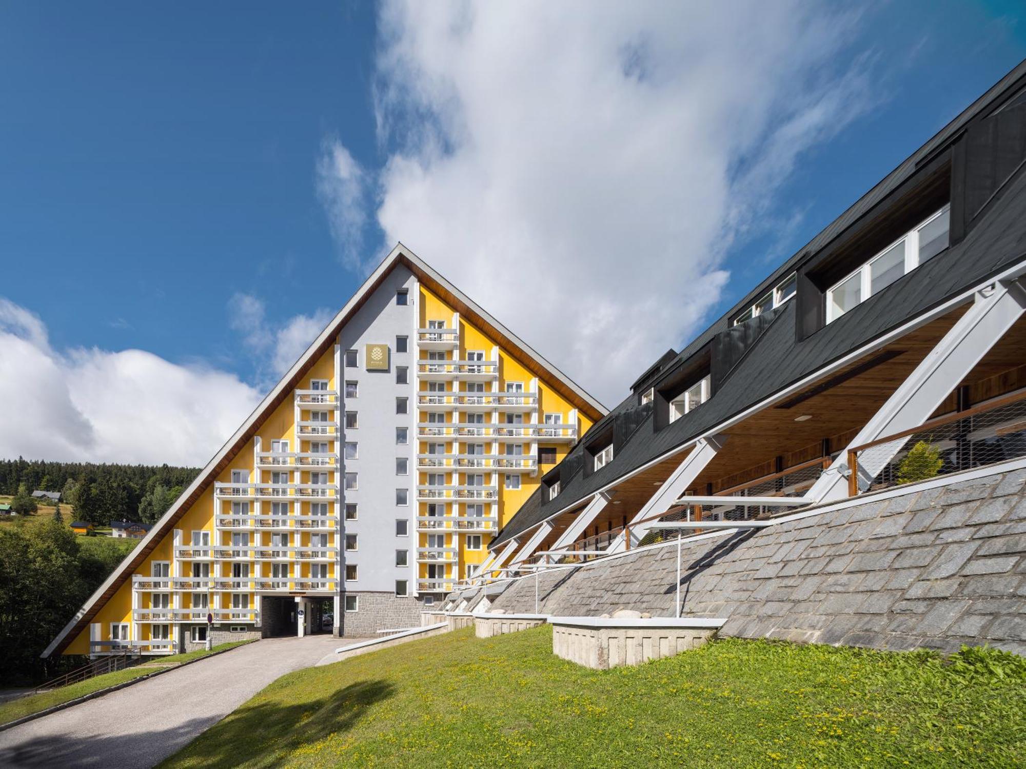 Pinia Hotel & Resort Špindlerŭv Mlýn Екстериор снимка