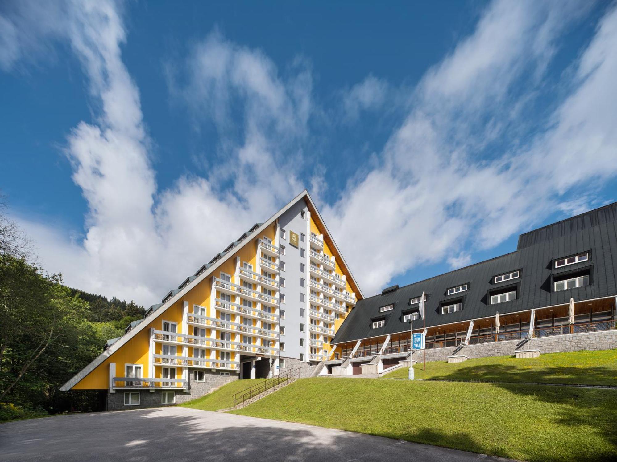 Pinia Hotel & Resort Špindlerŭv Mlýn Екстериор снимка